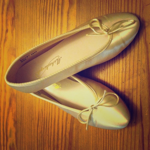 Ivory ballet flats