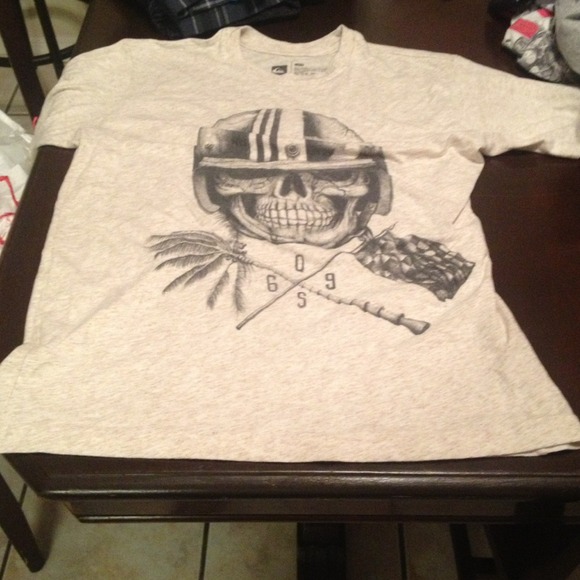 REDUCED! Quicksilver size large mens shirt