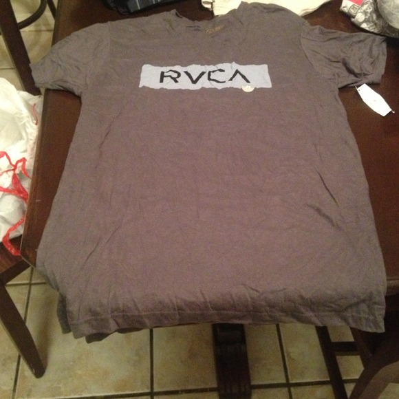 REDUCED!New tags rvca soft gray tshirt size medium