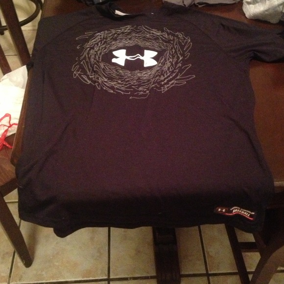 REDUCED!! Large under armour work out shirt