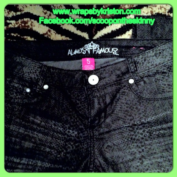 Brand New Almost Famous Jeans Snakeskin Skinny - Picture 2 of 3
