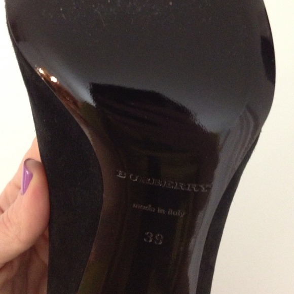  Brand New. Never Worn. BURBERRY Pumps  - Picture 4 of 4