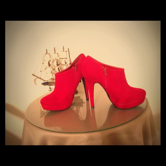 just fabulous  Shoes - Price cut 👠👠 Sexy red heels 💄💄