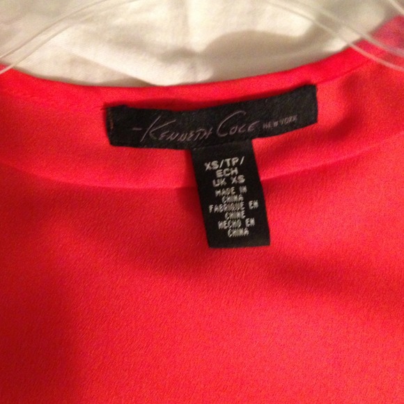 Kenneth Cole top. - Picture 2 of 2