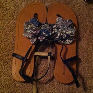Sandals with flower at the toes