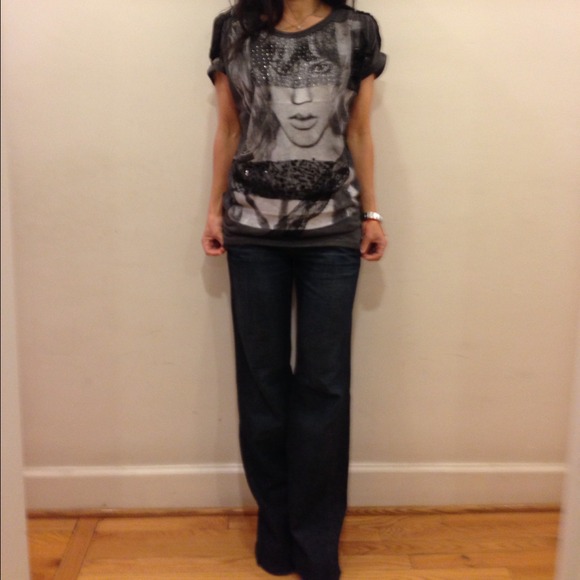 Stunning graphic top with lace and sequins new - Picture 2 of 4