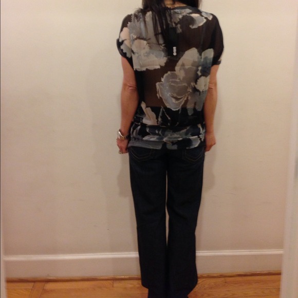 Stunning graphic top with lace and sequins new - Picture 4 of 4