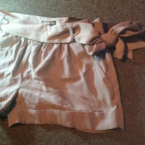 Shorts - Picture 2 of 4