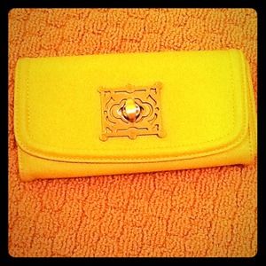 Mustard yellow twist lock wallet