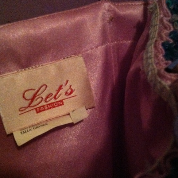 ✨REDUCED PRICE✨ Sequined Homecoming dress - Picture 4 of 4