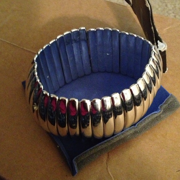💥BUNDLED💥Stretchy bracelet