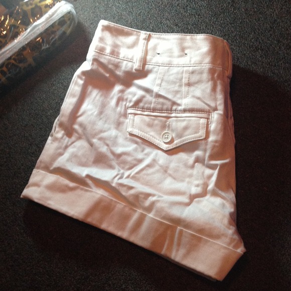 Shorts - Picture 2 of 4