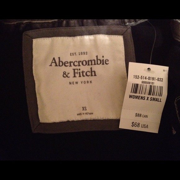 New Abercrombie and Fitch Zipup - Picture 2 of 3
