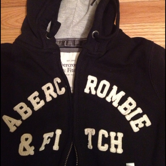 New Abercrombie and Fitch Zipup - Picture 3 of 3