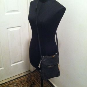 Authentic Vegan❤cross body purse