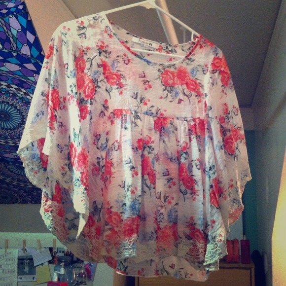 RESERVED. Floral top