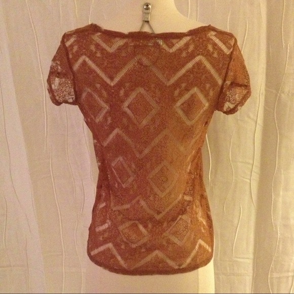 SOLD - 🔥CLEARANCE🔥Bronze Lace 🎀 Pocket Shirt - Picture 4 of 4