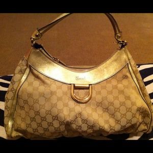 *ADDITIONAL PICTURES* Authentic Gucci D Ring bag.