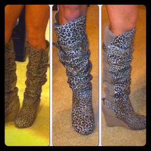 •REDUCED!!!•Leopard boots!!! Price negotiable!! 😊