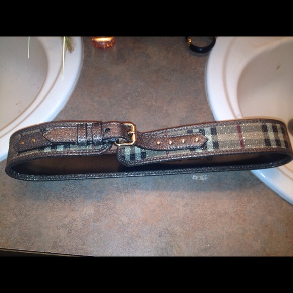 Authentic Burberry women's belt w/dust bag