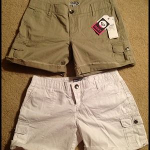 Roxy Cotton Shorts - Size 5 - Light Khaki & White