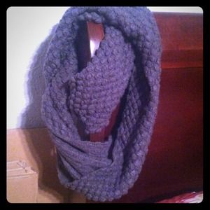 ❌Sold❌NWOT Gray Infinity Scarf