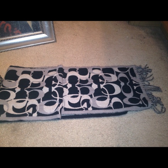 Authentic Coach scarf. Reversible - Picture 2 of 2