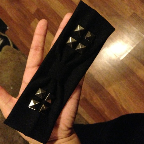 RESERVED Studded turban headband main image 2