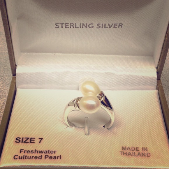 Sterling Silver Freshwater cultured pearl ring