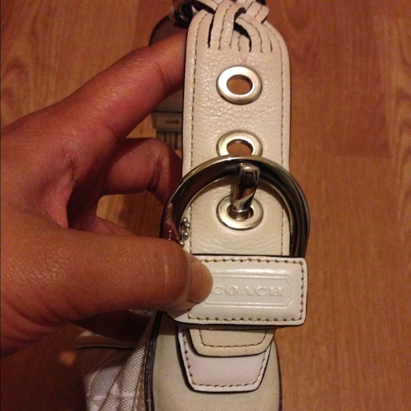 💟SOLD IN BUNDLE💟 Coach cloth white small hobo - Picture 3 of 4