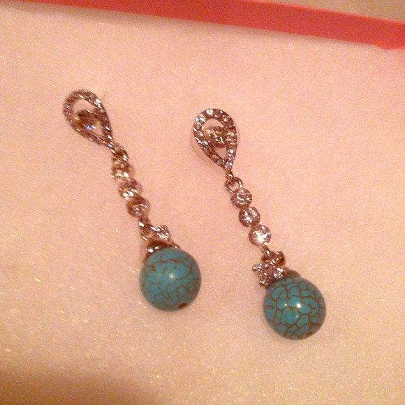 Jewelry - BUNDLED 🎉HP x3🎉  Simulated turquoise earrings
