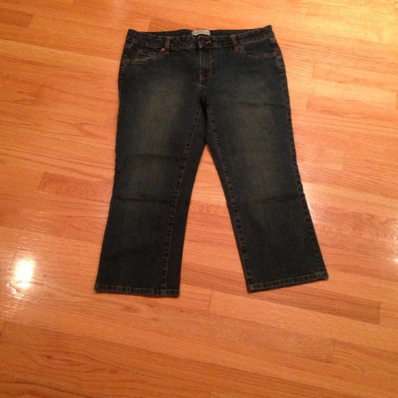 NWOT Steve & Barry's Capri Denim