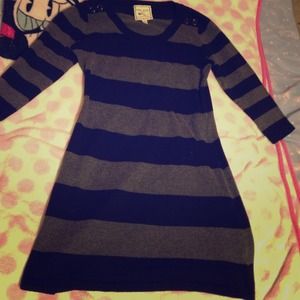 Mini short sleeve sweater dress