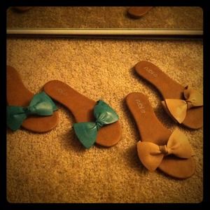 Bow sandals!