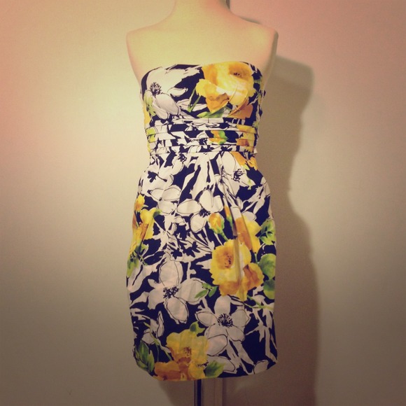 S🚫LD // Black/yellow/white floral dress