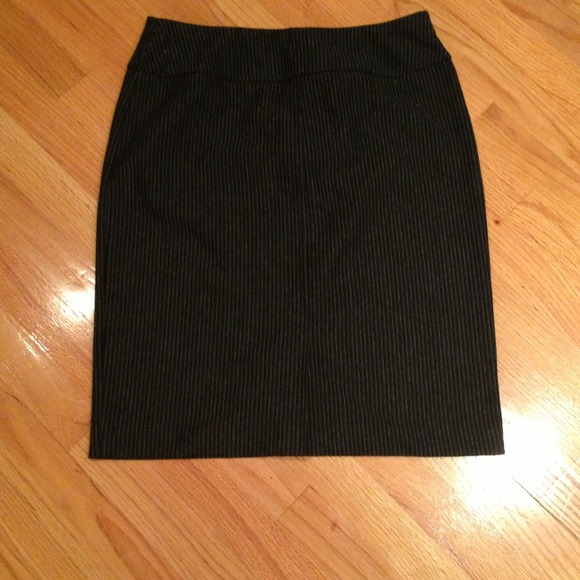 NWOT Gray Striped Pencil Skirt