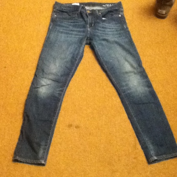 Gap "Legging Jean" medium dark wash. Size 30/10