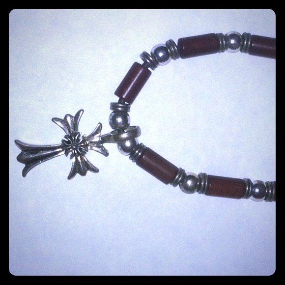 Short cross necklace with brown & silver beads - Picture 1 of 2