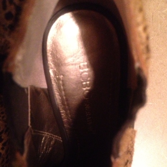 ***Sold***Bcbg Leopard Booties 8.5 - Picture 4 of 4