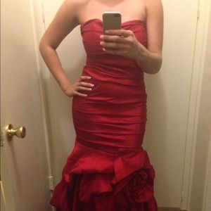 Beautiful red mermaid gown