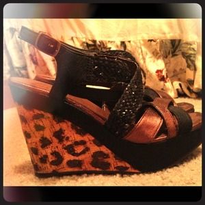 💛 RESERVED FOR MYSTIBLUE💛  🍒SEXY WEDGE HEELS