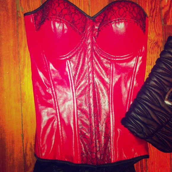 <<SOLD>>Red corset !!