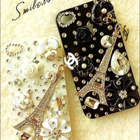 Chanel iPhone 4 cover - Picture 1 of 1
