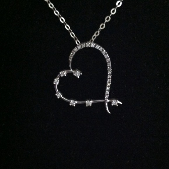 14k White Gold Heart .75c   VALENTINES GIFT 