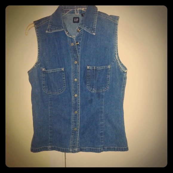 Gap Sleeveless Jean Jacket (worn once)