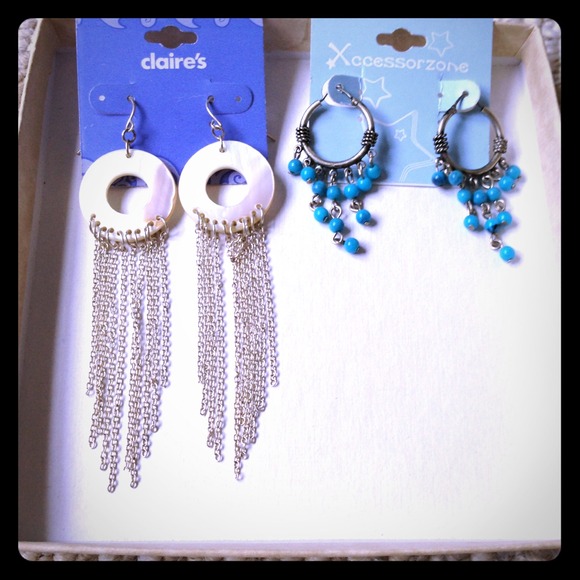 Earrings (set of 2)