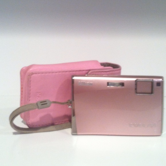 💋 SOLD Pink Nikon Coolpix