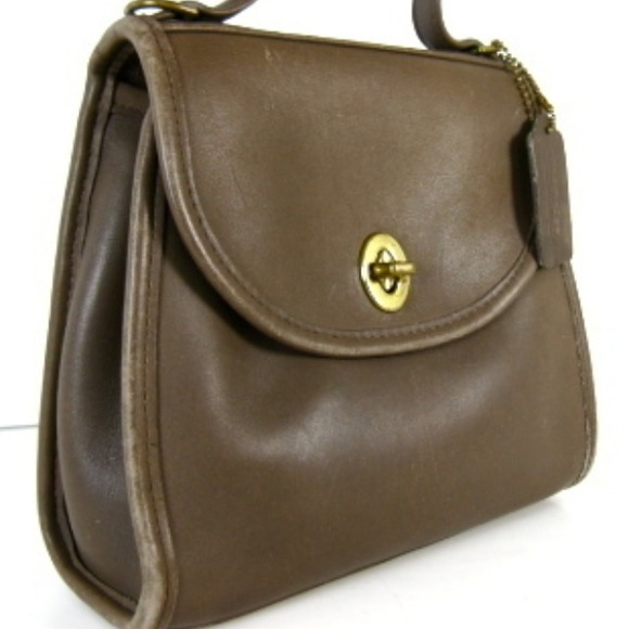 🌈Traded Coach authentic court vintage satchel