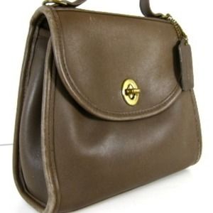 🌈Traded Coach authentic court vintage satchel