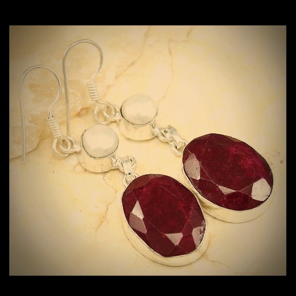 .925 Genuine Garnet & Cultured Pearl SS earring